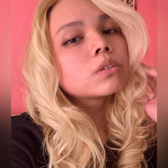 Meet your Posher, Maylu! - Picture 3 of 7